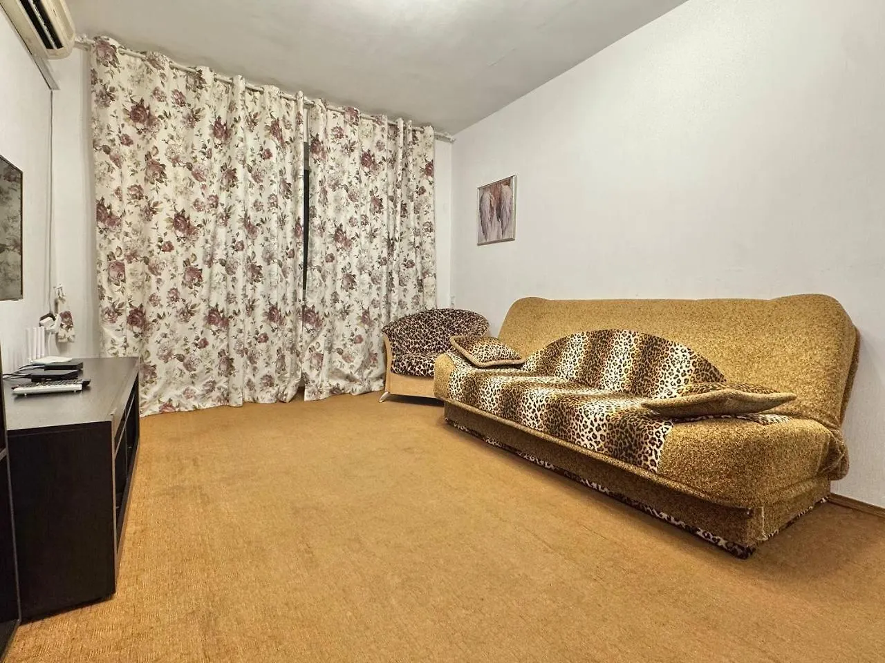 Апартаменти З 2-Ма Кімнатами В 5 Хвилинах Від М. Печерська Kiew Apartment
